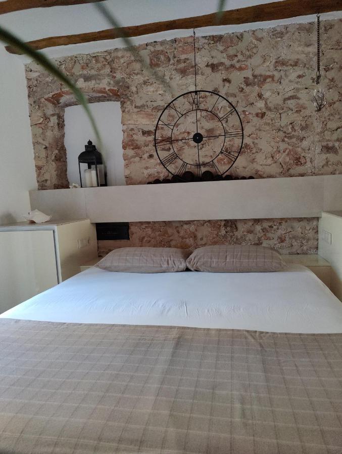 El Nido 14 Apartment โอสปิตาเล็ต เด ลินฟันต์ ภายนอก รูปภาพ