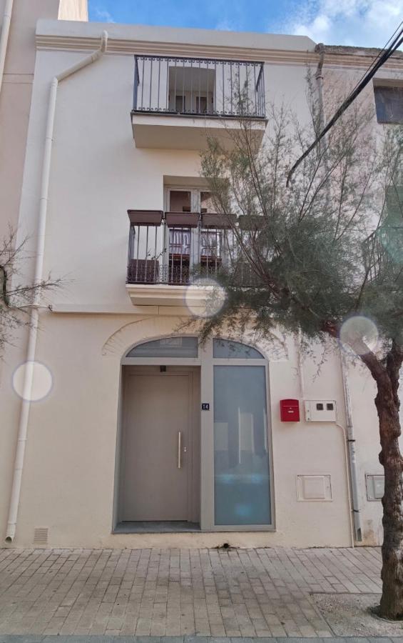 El Nido 14 Apartment โอสปิตาเล็ต เด ลินฟันต์ ภายนอก รูปภาพ